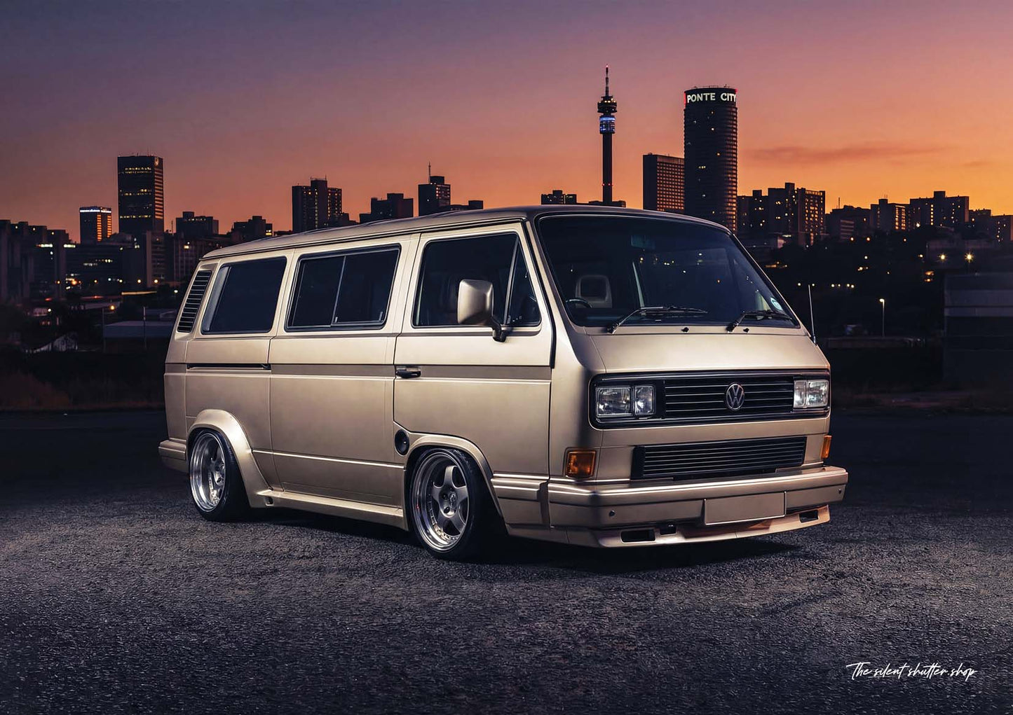 VW Caravelle Champagne Stance