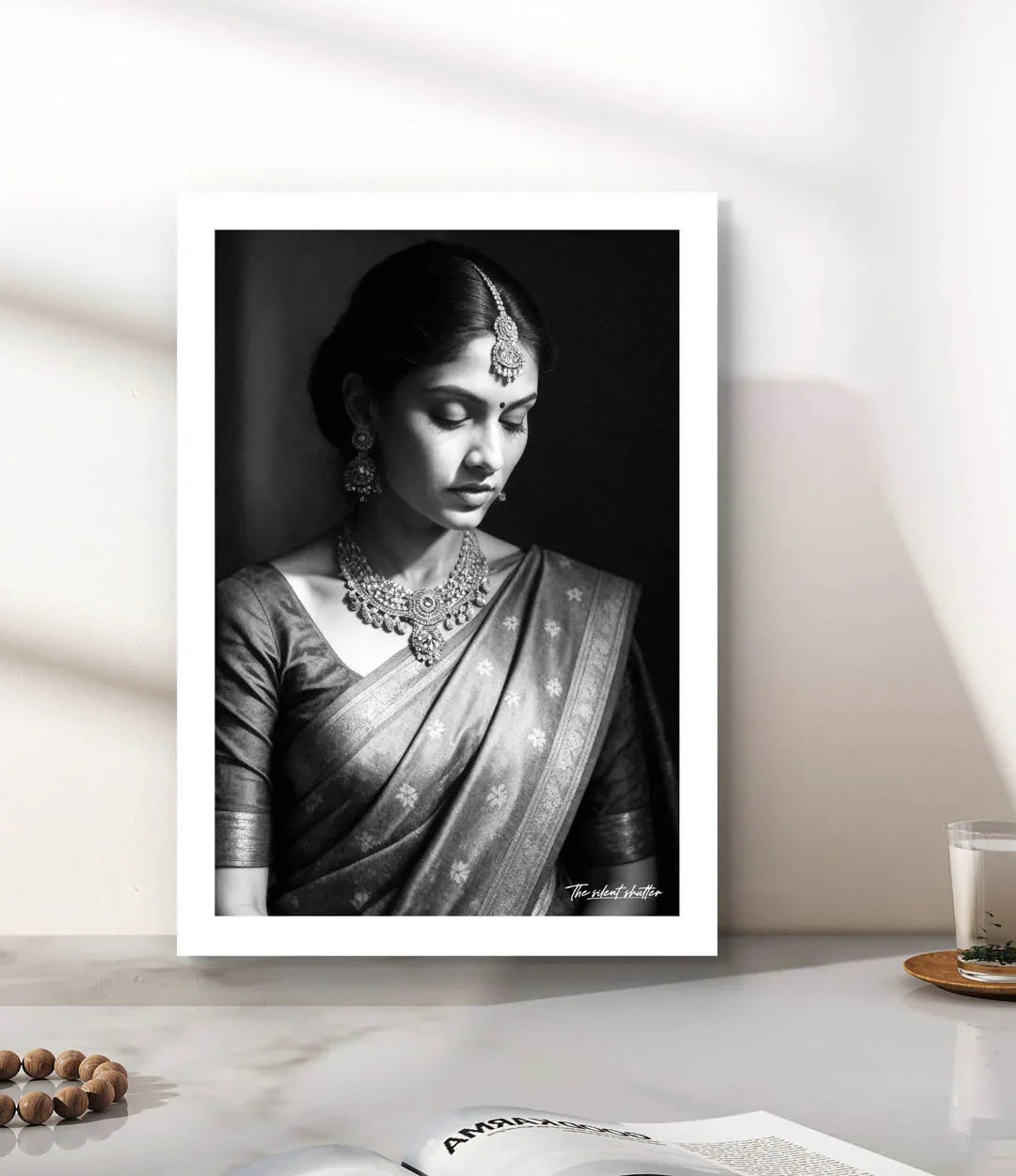 Gilded in Shadows S - The Silent Shutter